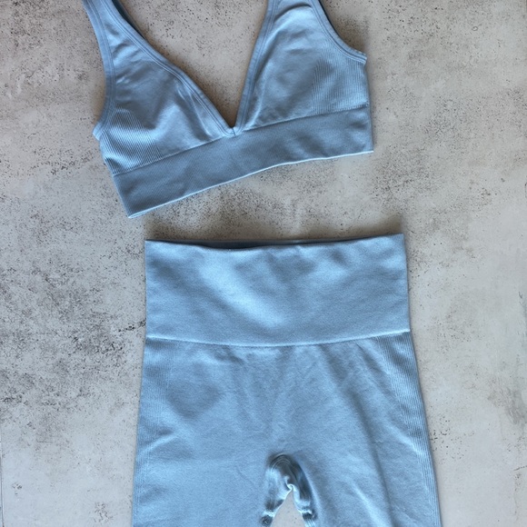 WeWoreWhat Seamless Activewear Set Size XS - Picture 4 of 8